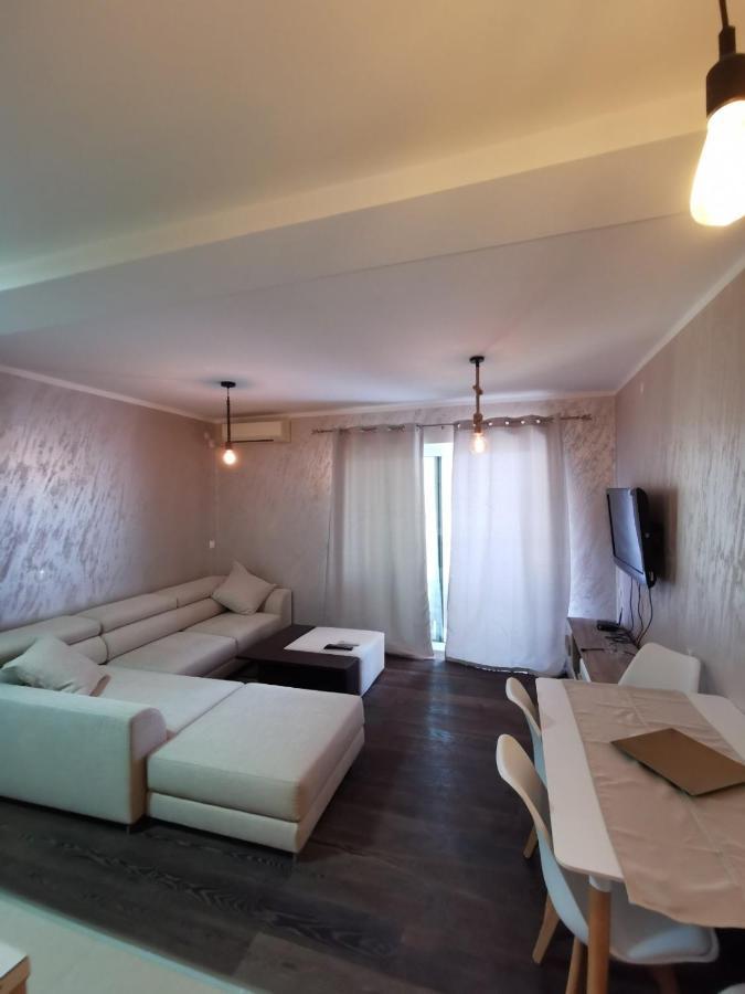 באר Holiday Home Kalicanin מראה חיצוני תמונה