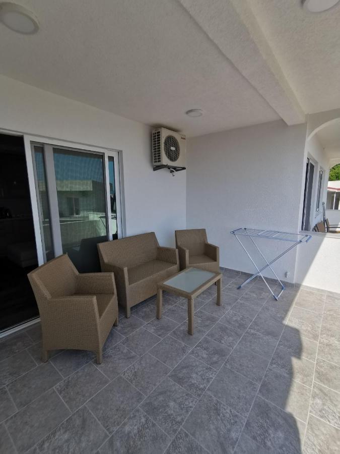 באר Holiday Home Kalicanin מראה חיצוני תמונה