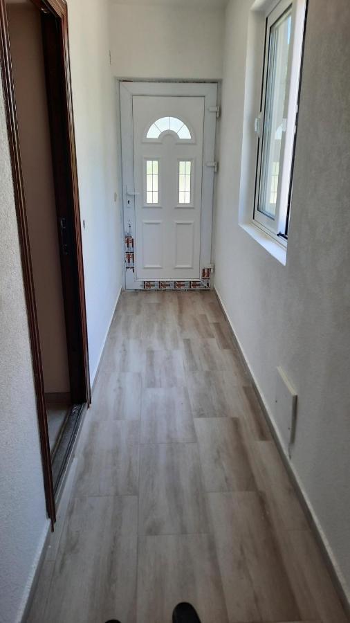 באר Holiday Home Kalicanin מראה חיצוני תמונה
