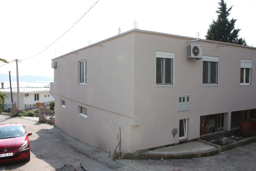 באר Holiday Home Kalicanin מראה חיצוני תמונה